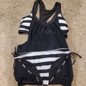 Razorback tankini swimsuit set